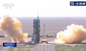 神舟十二号发射成功，明月镜片助力中国航天事业奔赴新高度